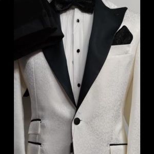 Cream with black silk peak lapel jacquard tuxedo